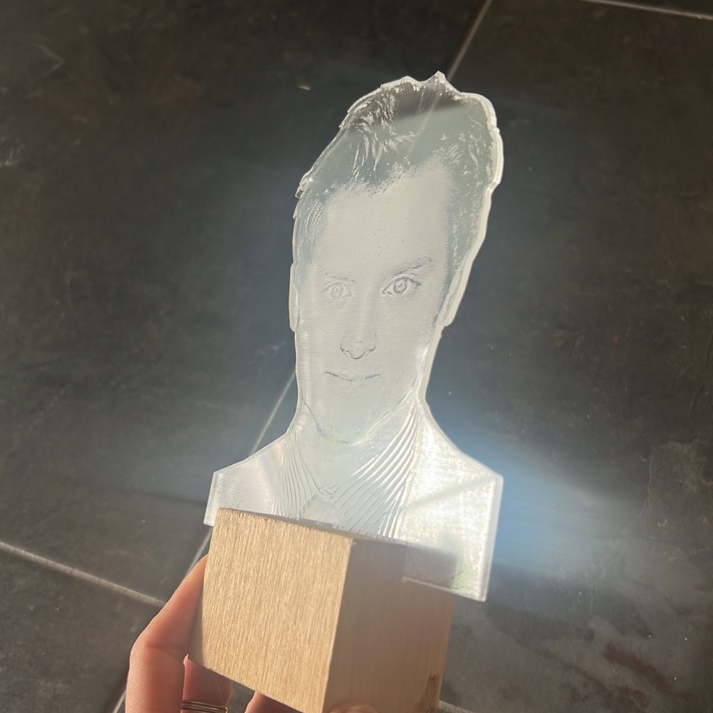 Elijah Wood art statue acrylic laser cut - Picture 4 of 5
